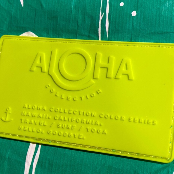 COPY - *Limited Ed.* Aloha Collection 9-Year Anniversary Pouch 🌴 Nine Palms Clu… - Picture 6 of 11
